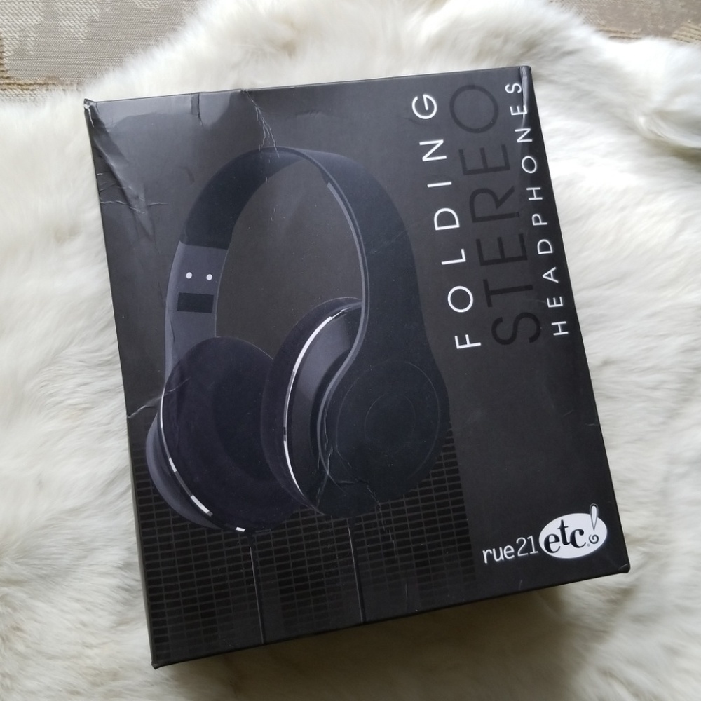 ✔Folding stereo headphones